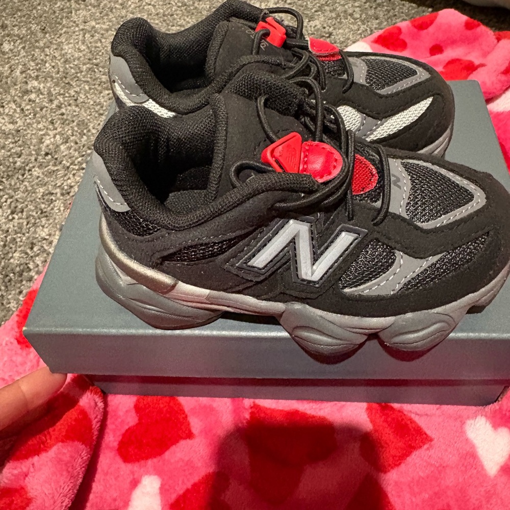 New Balance Kids Sneakers - Black and Gray